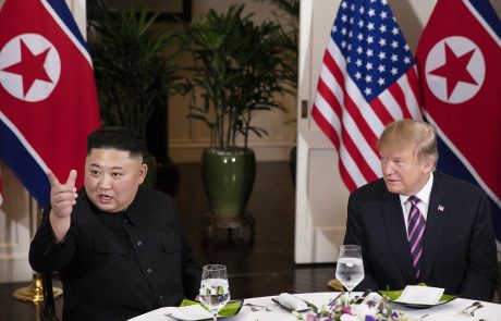 Trump in Kim predčasno in brez dogovora zaključila srečanje v Hanoju