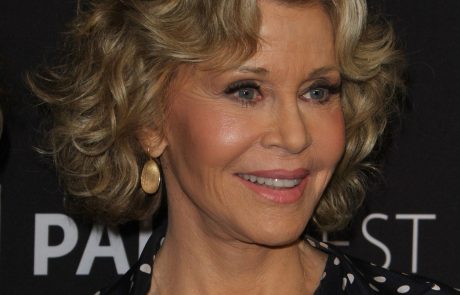 81-letna Jane Fonda nas je spet šokirala s svojim videzom!