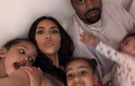 Kim Kardashian je prvič javno spregovorila o psihičnem zdravju svojega moža: “Prijazno prosim medije in javnost, da ste sočutni in empatični do nas, da bomo lahko to prebrodili.”