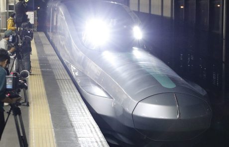 Japonci testirajo najhitrejši komercialni vlak na kolesih na svetu