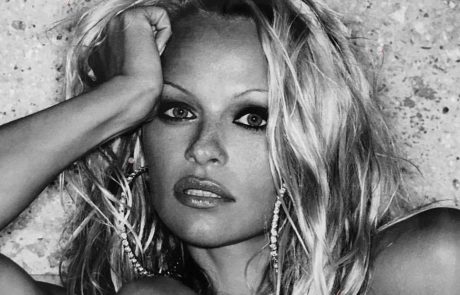 Pamela Anderson se je po 12 dneh zakona razšla z možem