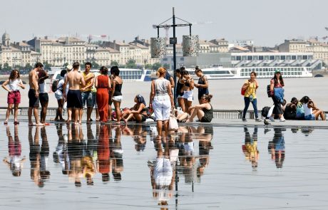 V Franciji so danes namerili rekordnih 44,3 stopinje Celzija, v Španiji zaradi vročine umrl najstnik