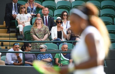Wimbledon s stilom: Všeč nam je kul Meghan Markle v kavbojkah!