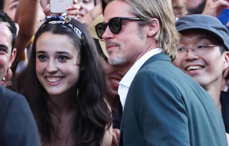 Brad Pitt brez majice ženske pustil brez sape: “Ni pošteno, da pri 55-ih tako dobro izgleda”