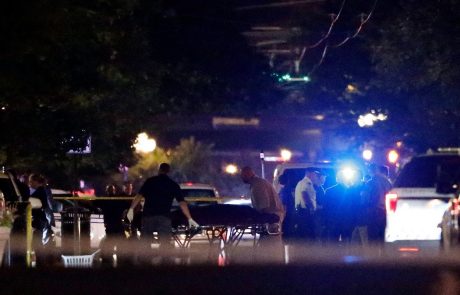 Trump prispel v Ohio, kjer je strelec v nedeljo ubil devet ljudi