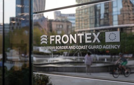 V javnost pricurljali podatki o dekadentnem zapravljanju evropske agencije Frontex: Za njihovo luksuzno pojedino smo plačali 94.000