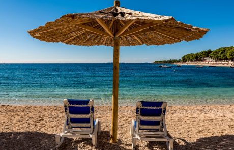 “Plaža, ki bi jo morali obiskati vsaj enkrat v življenju”: Hrvaško plažo postavili ob bok Maldivom in Havajem