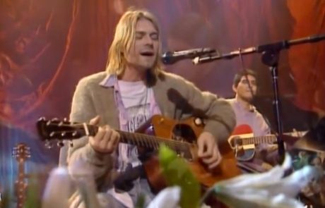 Cobainova kitara iz kultne oddaje MTV Unplugged na prodaj za več kot milijon dolarjev