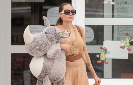 Nepričakovan preobrat: Angelina Jolie se bo poročila?