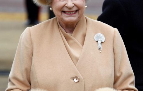 Britanska kraljica je borce za pravice živali razveselila z odločitvijo, da ne bo več nosila krznenih izdelkov