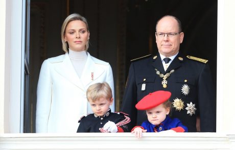 Izraz na obrazu pove več kot tisoč besed: velikonočna fotografija princese Charlene in njene družine je obšla svet