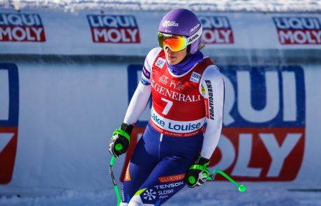 Ilka Štuhec 12. v smuku v Crans Montani, zmagala Švicarka Lara Gut Behrami