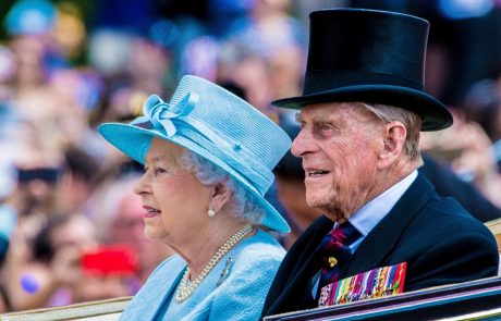 Princ Philip bo 99. rojstni dan praznoval le v družbi kraljice Elizabete