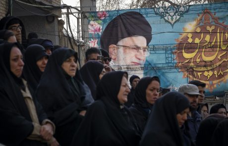Iranski vrhovni voditelj Hamenej: Letalska tragedija ne bi smela zasenčiti smrti Solejmanija