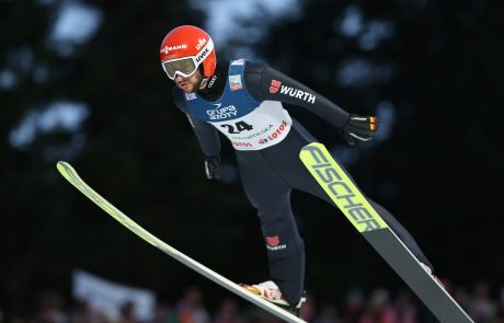 Nemški smučarski skakalec Markus Eisenbichler je zmagovalec prve posamične tekme 42. sezone svetovnega pokala v poljski Wisli