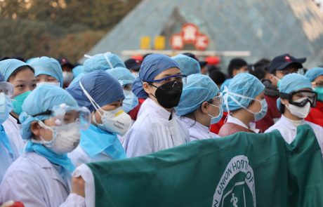 Študija kitajskih strokovnjakov ugotavlja, da ob začetku epidemije v Wuhanu niso odkrili do 87 odstotkov okužb