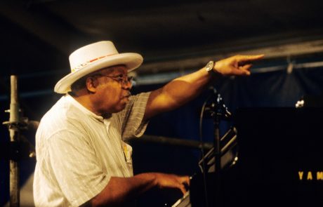 Po okužbi s koronavirusom umrla legenda jazza: Bil je odličen pedagog, ki je vzgojil generacije glasbenikov