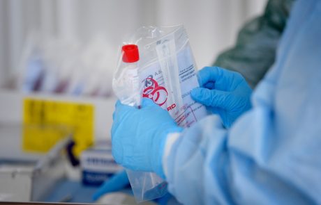 Na Japonskem prvič prek tisoč novih okužb s koronavirusom
