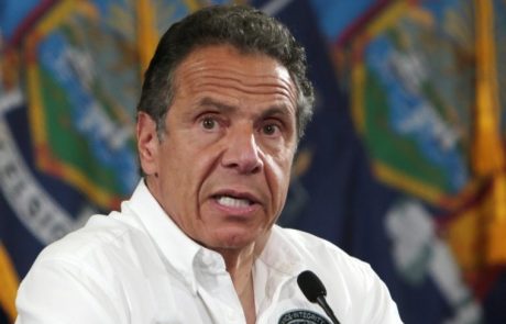 Nekdanji newyorški guverner Cuomo se je otresel še ene ovadbe za spolno nadlegovanje