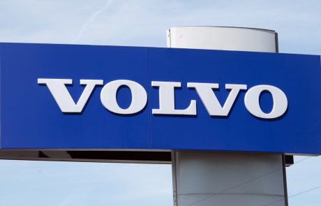 Volvo vpoklical skoraj 370.000 avtomobilov