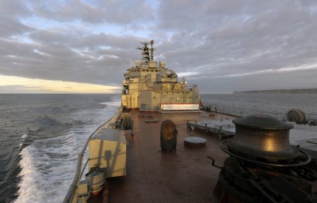 Danske oblasti so pridržale rusko raziskovalno ladjo, to naj bi zahtevalo zasebno podjetje iz Kanade