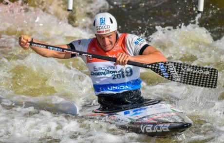 Benjamin Savšek je še drugič zaporedoma in tretjič v karieri postal evropski slalomski prvak v kanuju na divjih vodah