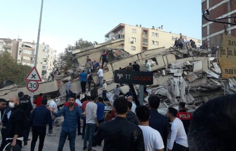 Po potresu iz Turčije poročajo o mrtvih in več kot sto ranjenih