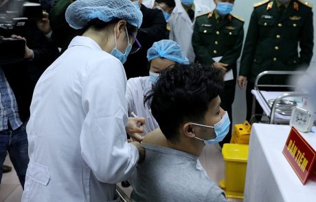 Vietnamske oblasti so odkrile novo različico novega koronavirusa, ki se hitro širi po zraku