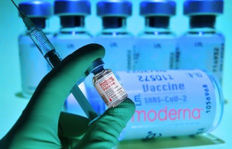 Von der Leynova: EU bo naročila še 300 milijonov odmerkov cepiva Moderne