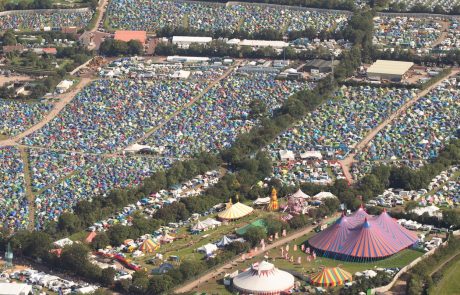 Zaradi covida-19 že drugo leto zapoed odpovedan legendarni festival Glastonbury