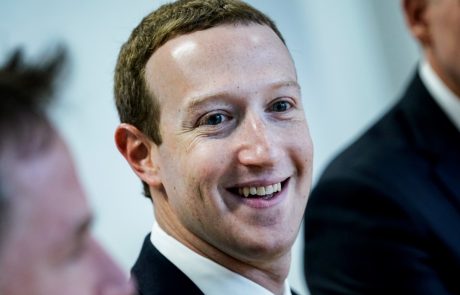 Zuckerbergu je padla sekira v med, zaradi epidemije prihodki Facebooka presegli vsa pričakovanja