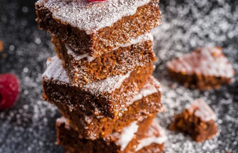 Recept, ki navdušuje Slovence: Super enostavna sladica iz samo treh sestavin vam bo vzela le 5 minut časa