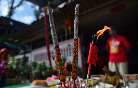 Kitajci po vsem svetu bodo nocoj praznovali novo leto po lunarnem koledarju, ki bo po kitajskem horoskopu v znamenju bivola
