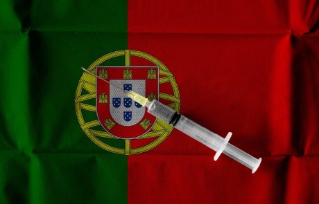 Portugalska namerava pred začetkom šolskega leta cepiti najstnike