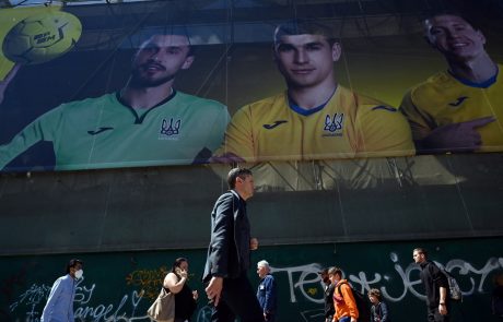 Tik pred začetkom EP v nogometu ukrajinski dresi razjezili Ruse