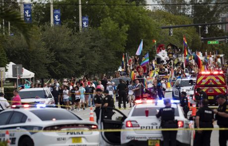 Na floridski Paradi ponosa tovornjak zapeljal v množico, najmanj ena smrtna žrtev in številni ranjeni