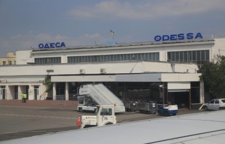 Rusi z raketo onesposobili letališče v Odesi