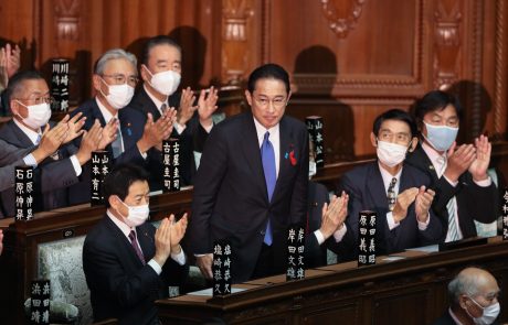 Kishida izvoljen za novega japonskega premierja