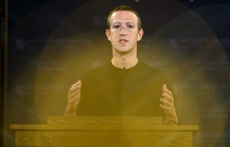 Facebook namerava v EU zaposliti 10.000 ljudi, ki bodo zadolženi za brisanje meja resničnosti
