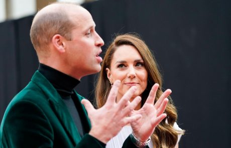 Vsi se sprašujejo, zakaj je princ naredil to: S to fotografijo sta William in Kate sprožila govorice o zakonskih težavah