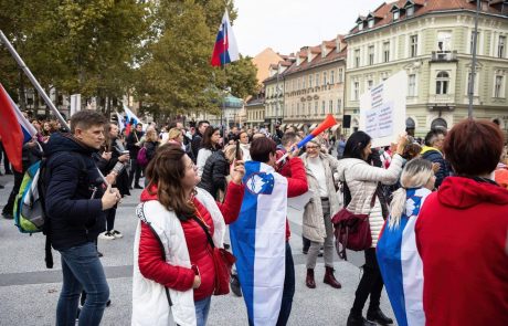 Protesti zoper protikoronske ukrepe tokrat po več krajih po Sloveniji