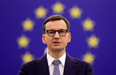 Bruselj zaradi rušenja vladavine prava Varšavi izstavil prvi račun v višini 70 milijonov evrov