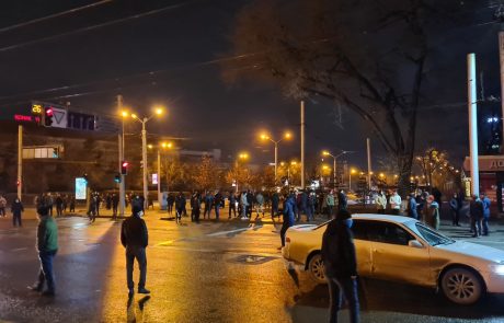 Protesti odnesli vlado v Kazahstanu