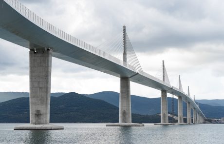 Gradnja mostu na Pelješac končana, povezovalne ceste bodo zgradili do konca leta