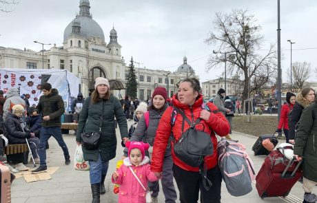 Na Poljsko je prispelo že skoraj milijon beguncev iz Ukrajine