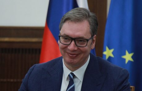 Nov škandal v Srbiji: Vučićeva vlada plačuje spletne ‘trole’, da v komentarjih hvalijo vlado in žalijo opozicijo