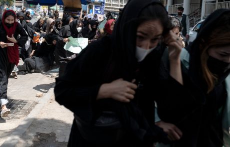 Talibani nasilno zatrli protest žensk v Kabulu