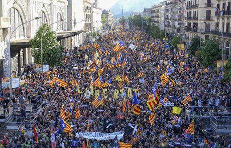 Okoli 150.000 Kataloncev protestiralo za neodvisnost