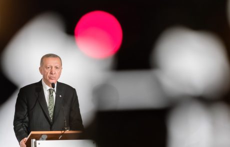 Erdogan ponovno zagrozil Švedski, da ji bo preprečil vstop v NATO