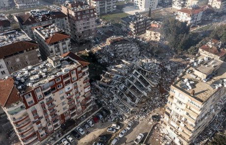 Nov potres na vzhodu Turčije zahteval eno smrtno žrtev in porušil več stavb